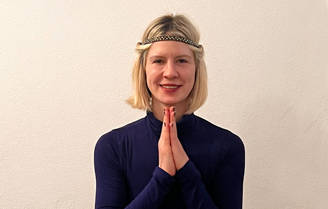 Laura ist unsere neue Yogalehrerin